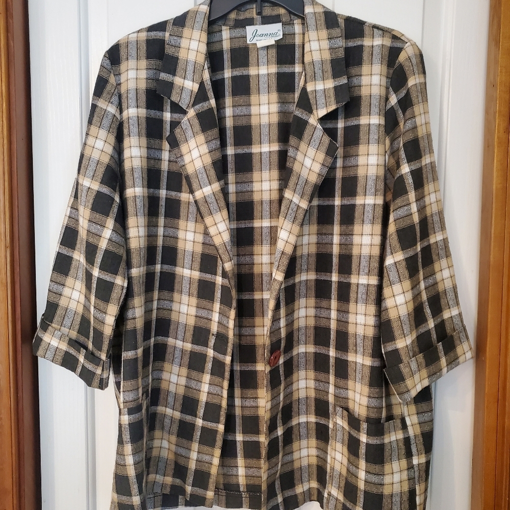 Women's Black and Cream Blazer with Notched Lapel